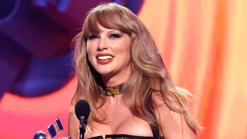 Taylor Swift accepts award at VMAs