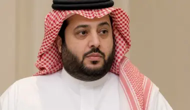 Turki Alalshikh tops Boxing News ranking for the third time