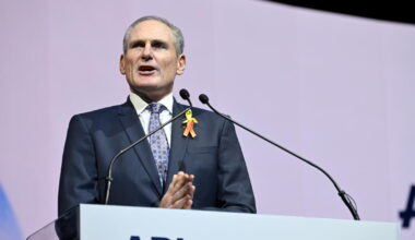 After Pac-12 run, Larry Scott returns to tennis, champions players