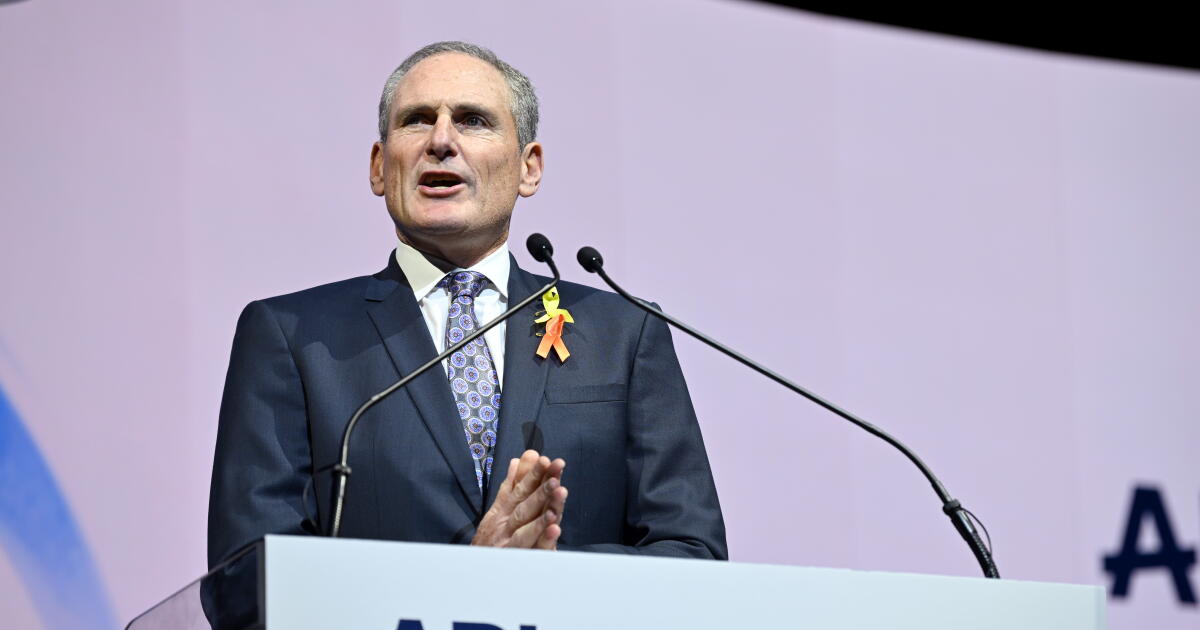 After Pac-12 run, Larry Scott returns to tennis, champions players