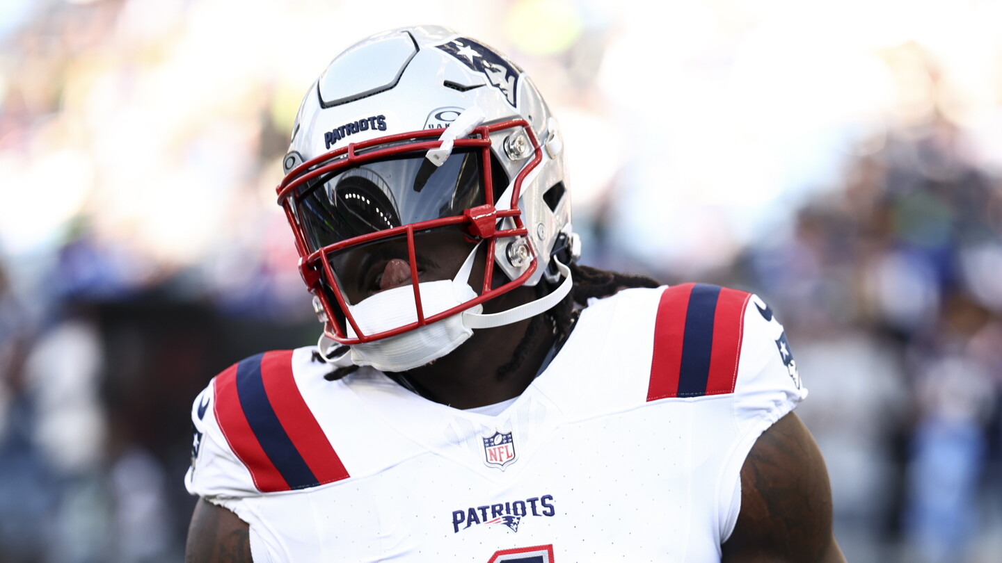 Patriots place WR A.J. Brown on IR, officially sign DT DaQuan Jones