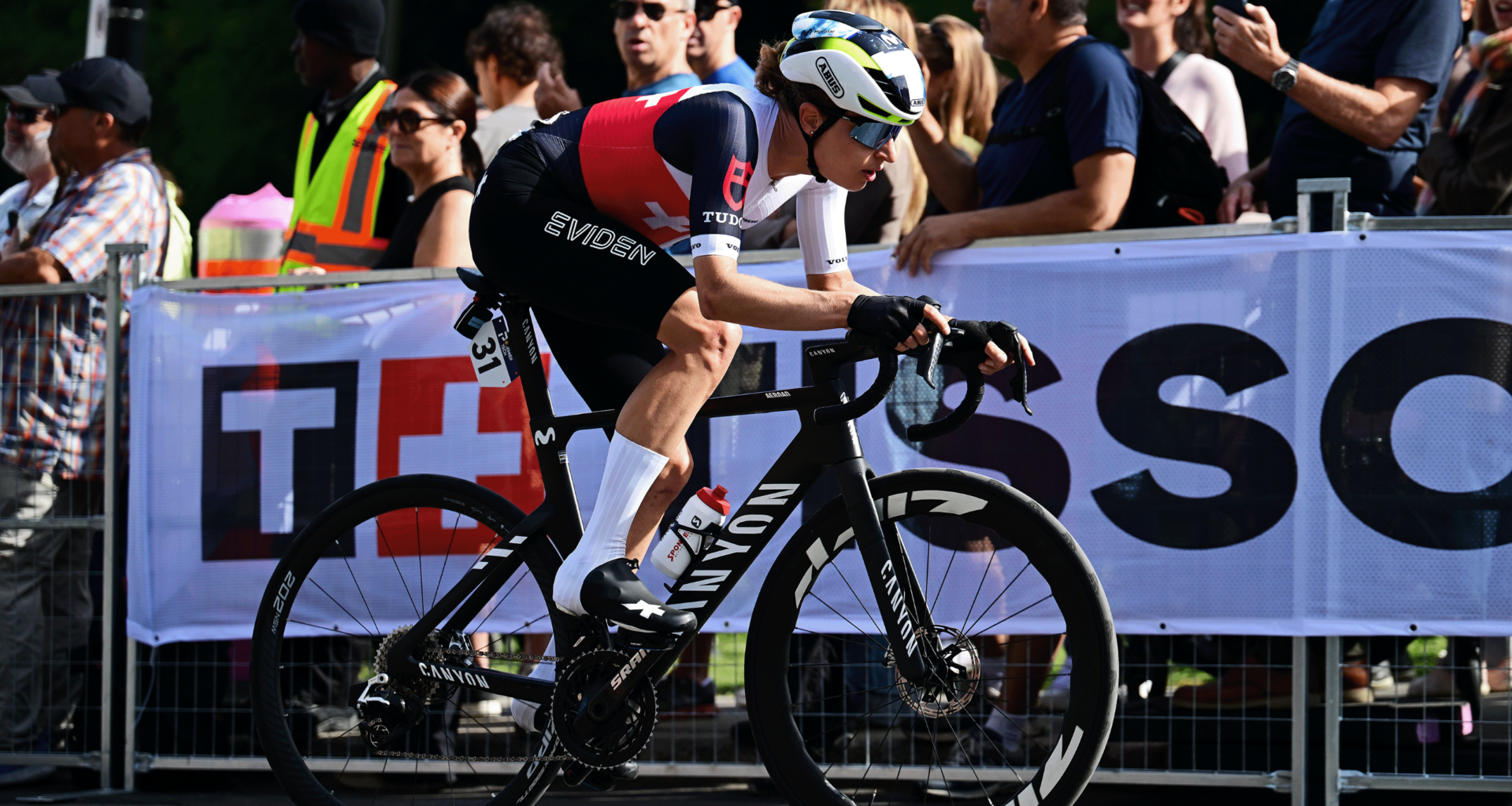 'There were a lot of people racing for second' – Frustrated Marlen Reusser rues mistake in World Championships road race after narrowly missing podium in fourth