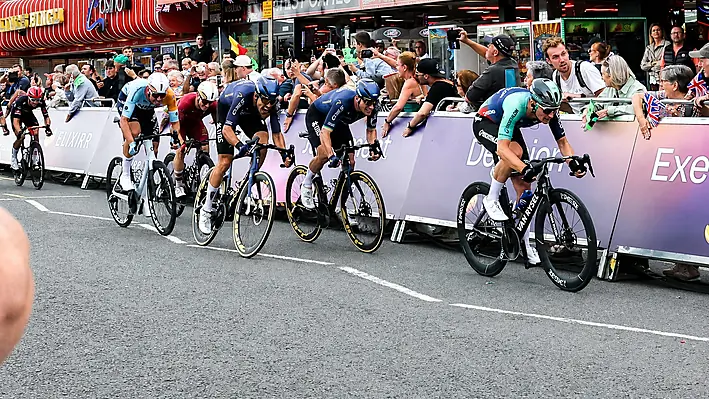 Video - Ireland's Sam Bennett 3rd in Britain after unusual team tactics