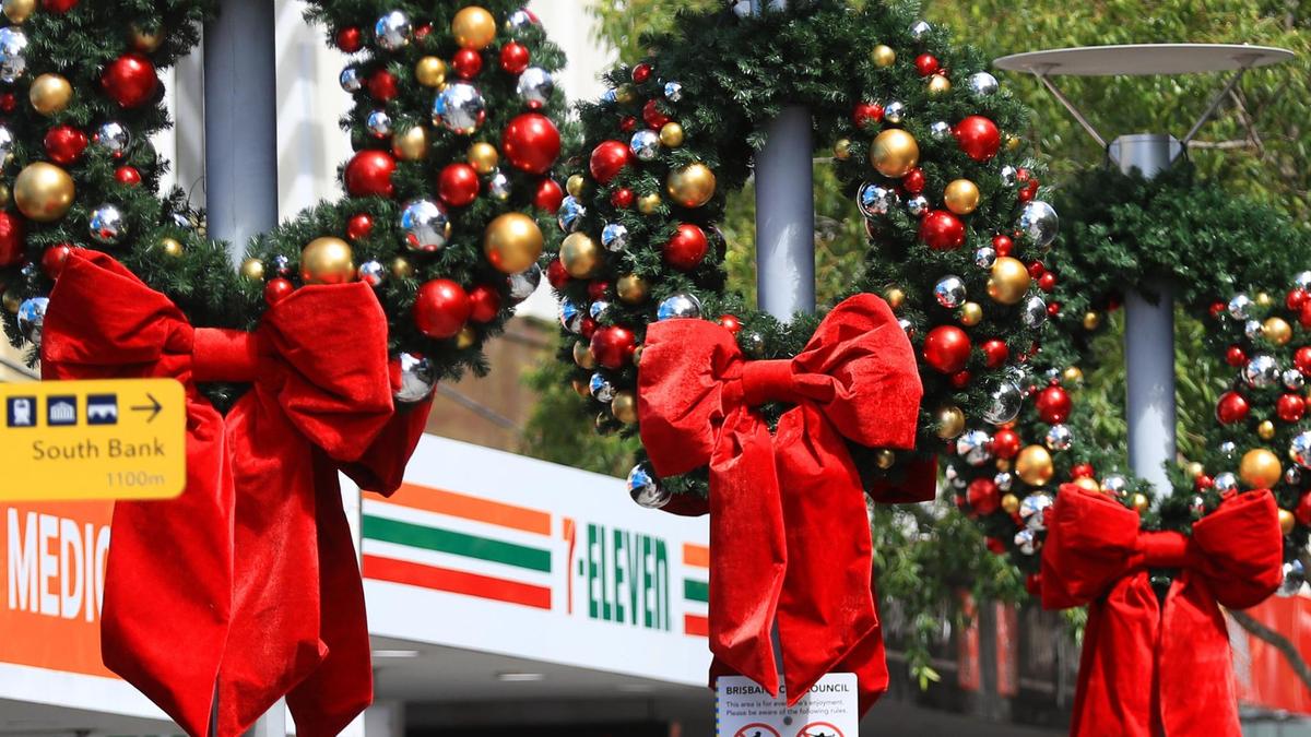 Christmas shopping hours announced as WA scam losses set to double in last two months of the year