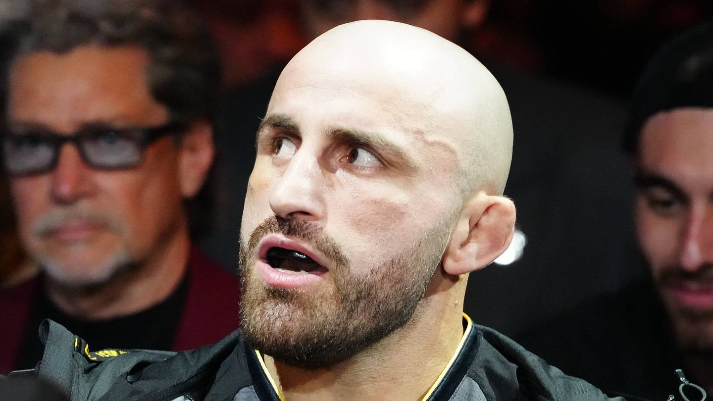 UFC Legend Alexander Volkanovski Teases Ilia Topuria Rematch Before Retirement