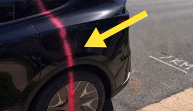 Freshwater man spray-paints cars blocking his driveway