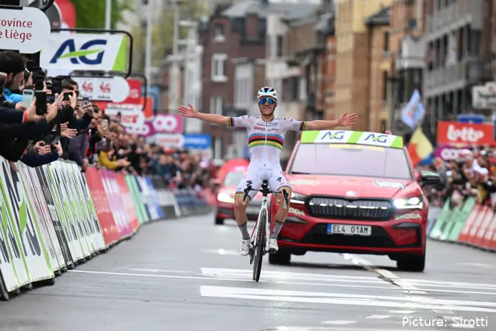 Remco Evenepoel wins Liege-Bastogne-Liege 2023 in rainbow jersey