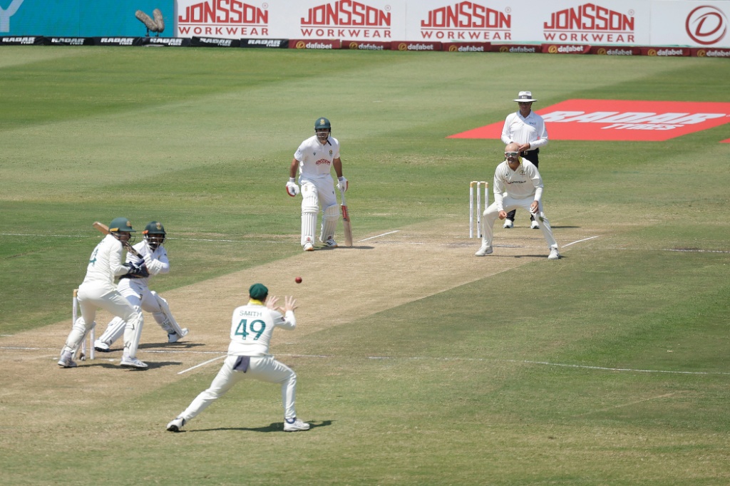 Smith breaks fielding record as Australia take control of 1st Test