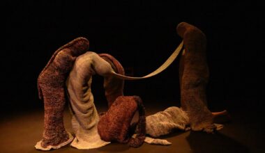 Artist Movana Chen brings her performance with interconnected wearable sculptures to London - The Art Newspaper