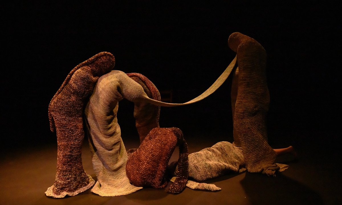 Artist Movana Chen brings her performance with interconnected wearable sculptures to London - The Art Newspaper