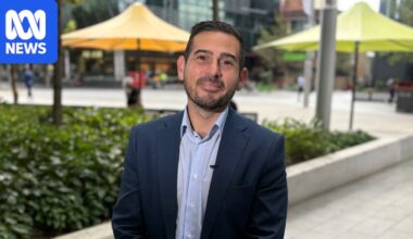 Western Sydney first home buyers hit hard by interest rate hikes, falling property prices