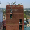© Le Minh Hoang Climate, Density, and Spatial Layers: 18 Houses Shaping Contemporary Vietnamese Architecture - Image 2 of 19