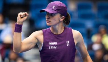Swiatek rallies from 6-4, 5-2 down to beat Vekic and reach Beijing last 16
