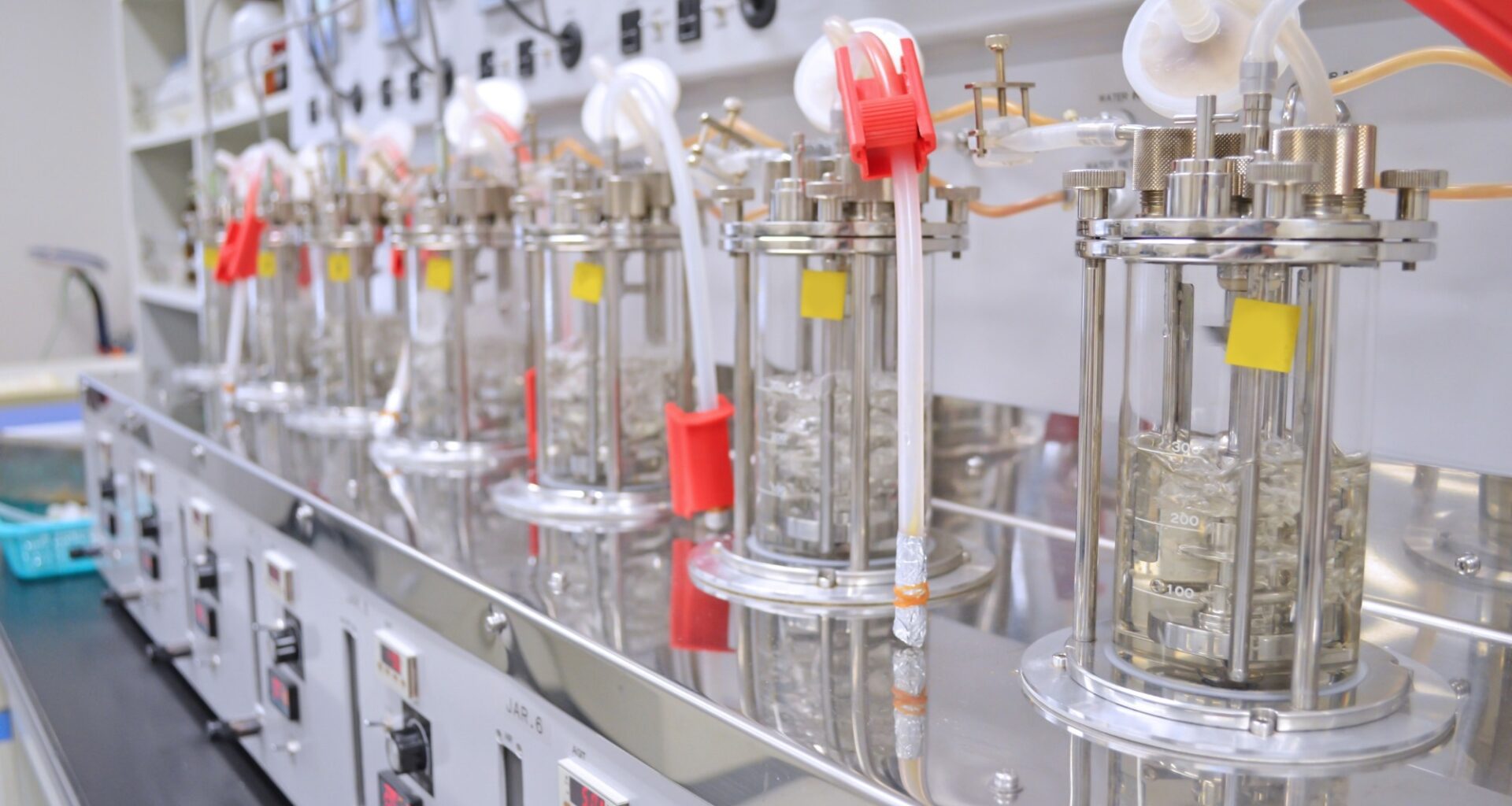 Laboratory bioreactors used for bioprocess monitoring.