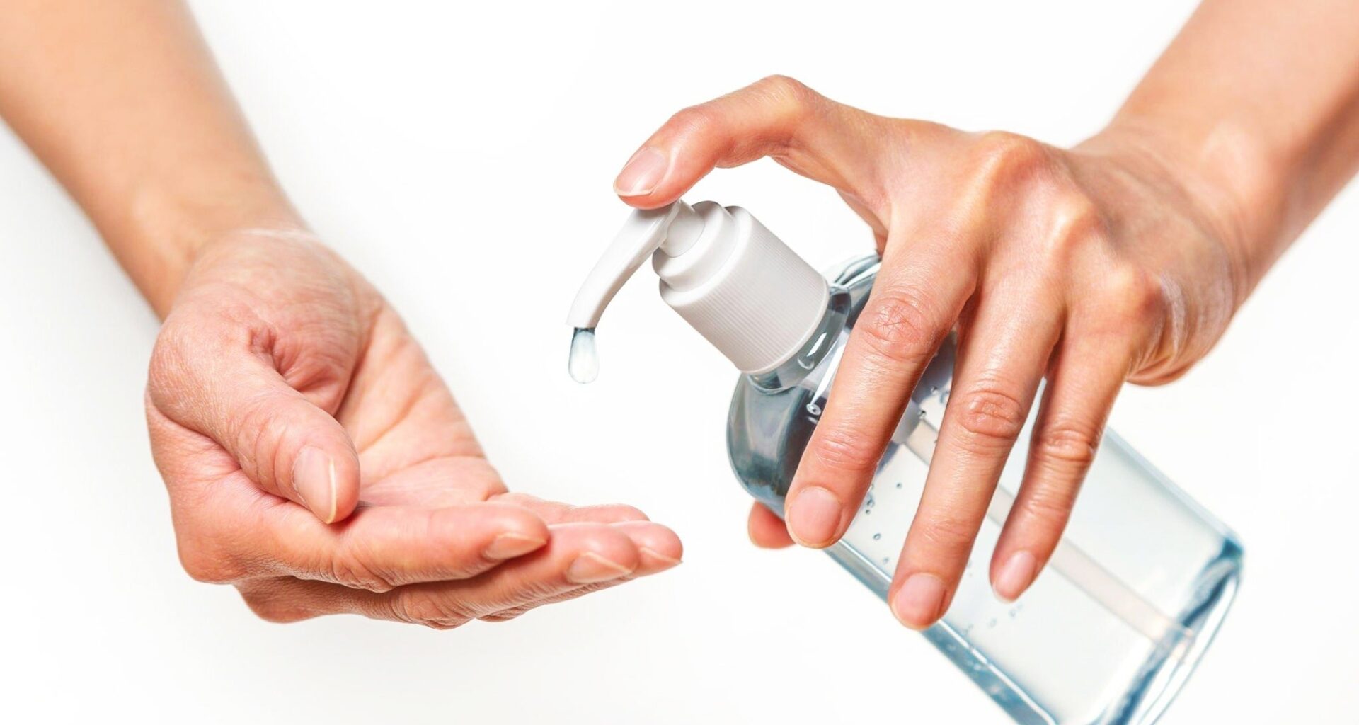 Study: Effects of a hand sanitizer formulation on upper respiratory symptoms and work restrictions: a double-blind household cluster-randomized controlled trial. Image Credit: chictype Montreal / Shutterstock