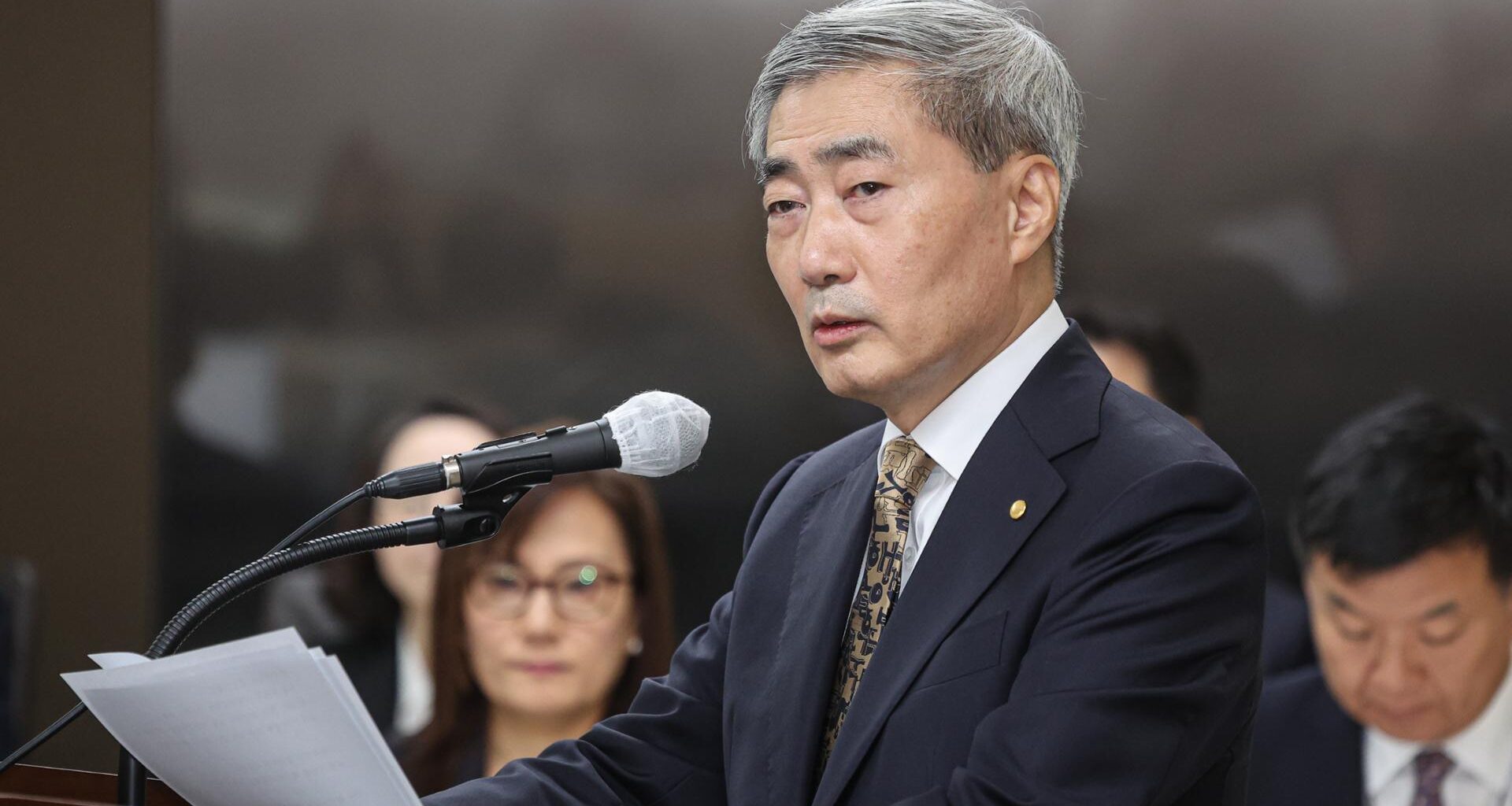 Bank of Korea Gov. Shin Hyun-song delivers a work report during a parliamentary audit held at the Bank of Korea in Jung District, Seoul,  Oct. 12. Yonhap