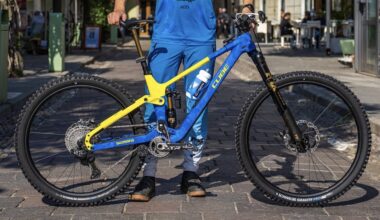 Forget 32. Enduro pro Zakarias Johansen says 30.5" wheel is "very impressive"