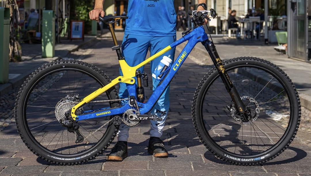 Forget 32. Enduro pro Zakarias Johansen says 30.5" wheel is "very impressive"
