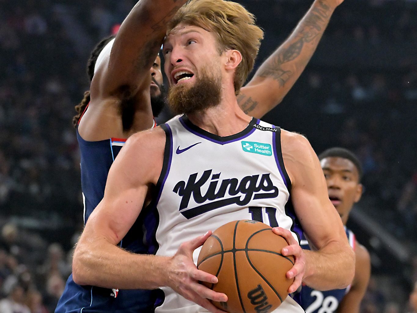 Kawhi-less Clippers roll past the Kings in a wire-to-wire season-opening rout
