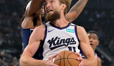 Kawhi-less Clippers roll past the Kings in a wire-to-wire season-opening rout