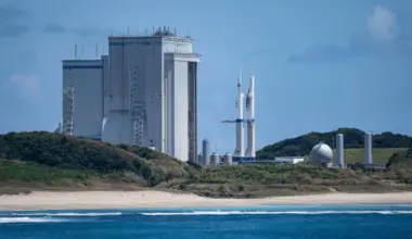 Japan to Launch Historic Round-trip Mission to Mars Moon