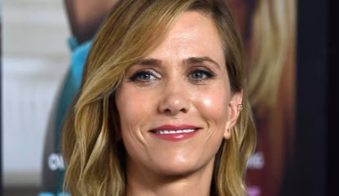 Kristen Wiig fans stunned by her appearance at Chanel Paris show