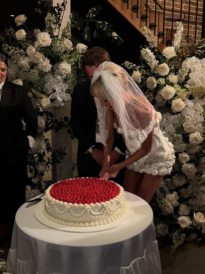 The couple's wedding cake.