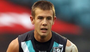 ADELAIDE, AUSTRALIA - MAY 29: Daniel Stewart of the Power runs with the ball during the round 10 AFL match between Port Adelaide Power and the Richmond Tigers at AAMI Stadium on May 29, 2010 in Adelaide, Australia. (Photo by Morne de Klerk/Getty Images)