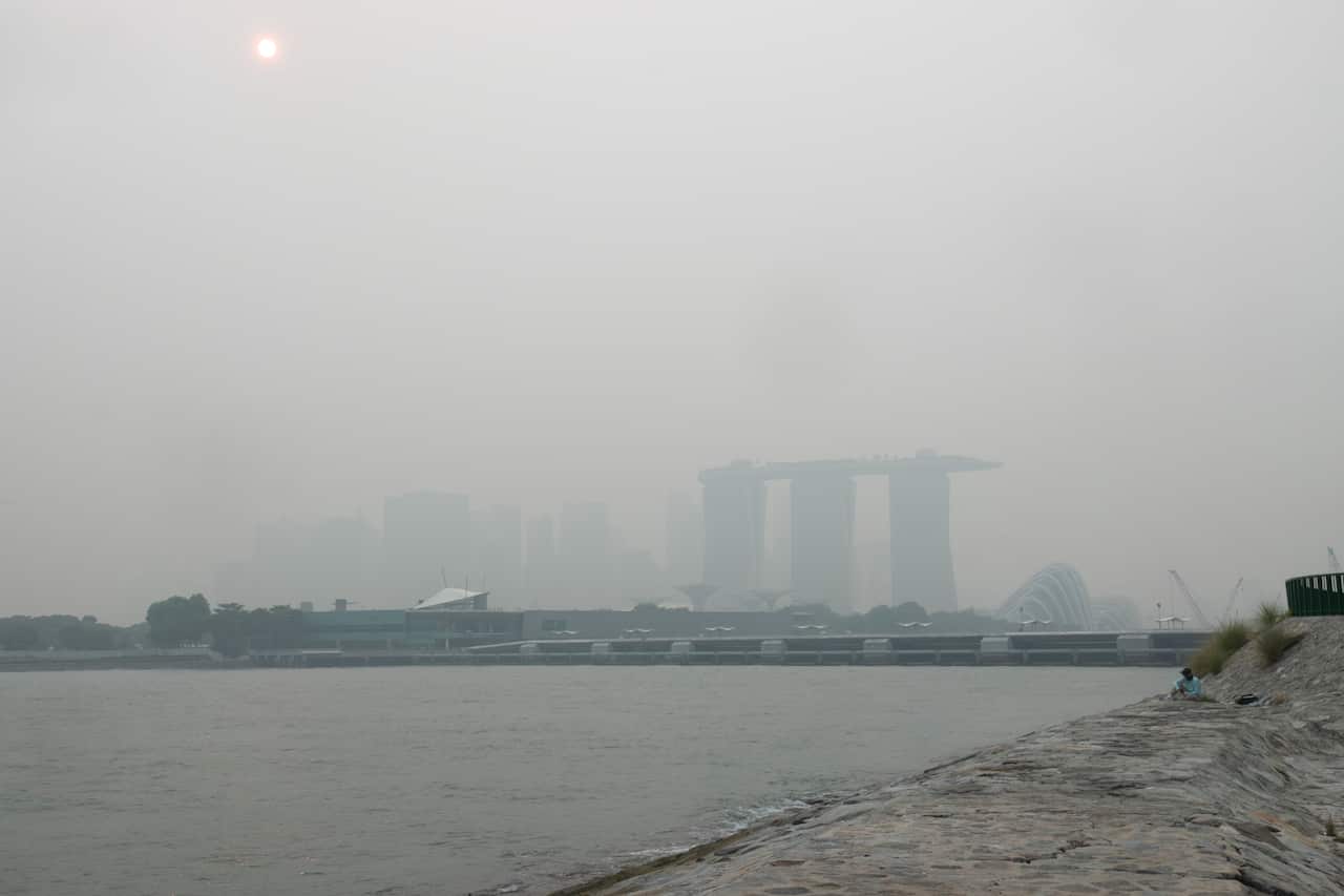 Hazy conditions over a landmark Singaporean building. 