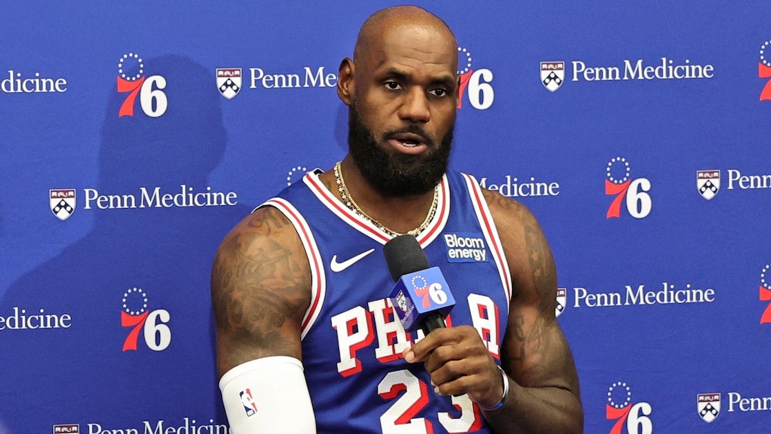 76ers' LeBron James Gets Trolled by Michael Che in New 'SNL' Weekend Update Video