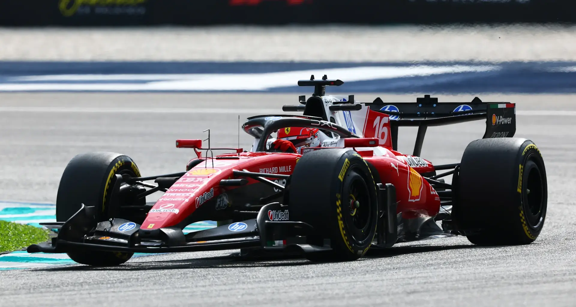 KUALA LUMPUR, MALAYSIA - OCTOBER 02: Isack Hadjar of France driving the (6) Oracle Red Bull Racing