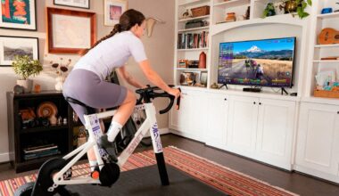 Zwift Ride Rouvy with lady