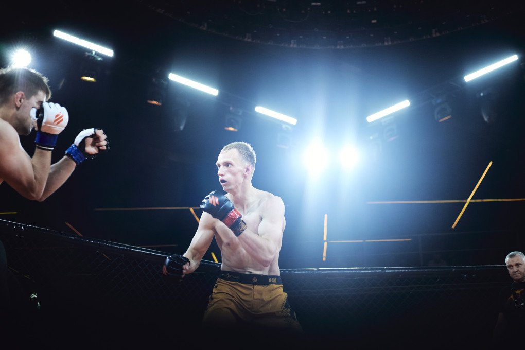 The Finnish MMA fighter and Ukraine’s serviceman Paatola Perttu-Veli fights against Hlib Kush, Ukrainian serviceman of the Third Army Corps, during the international MMA competition “IDU NA VY: Tryzna.” Kyiv, Ukraine, October 9, 2026 (Photo: Louis Beaudemont/UNITED24 Media)