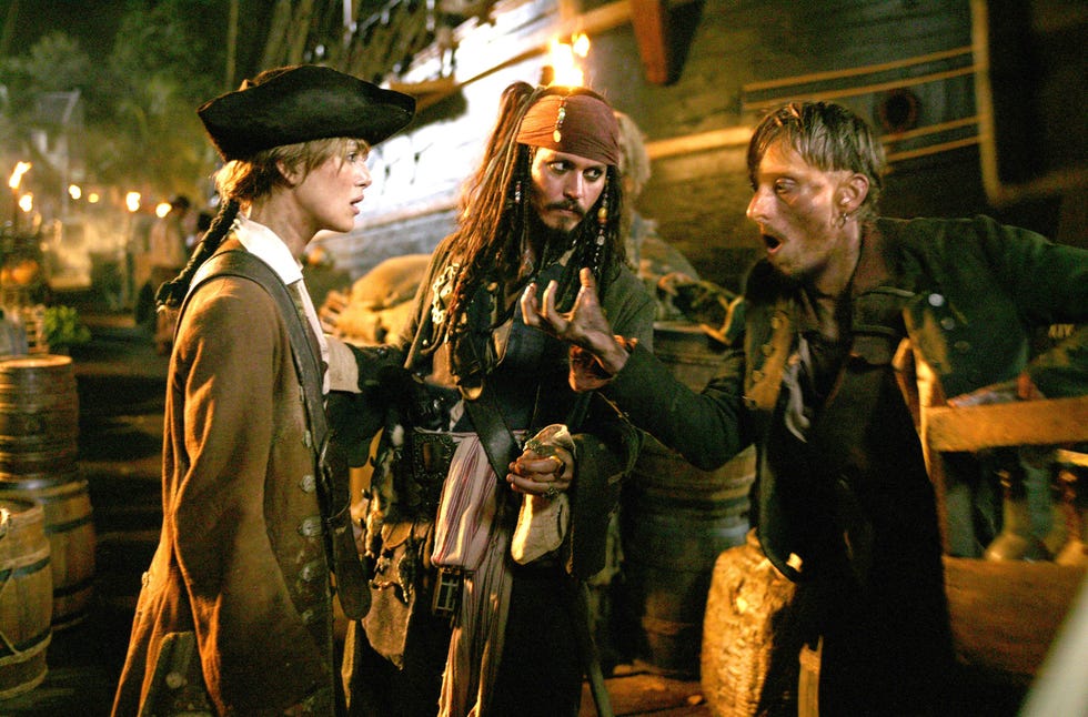 Keira Knightley, Johnny Depp, Mackenzie Crook, Pirates of the Caribbean Dead Man's Chest keira knightley johnny depp mackenzie crook pirates of the caribbean dead man's chest