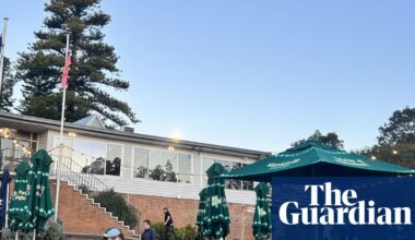 Constitutional expert accuses Anthony Albanese of ‘grey corruption’ over golf club grant | Anthony Albanese