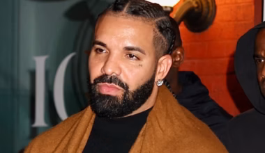 Internet roasts rapper Drake over viral photos