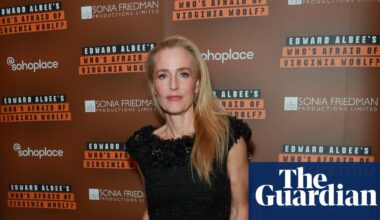 Gillian Anderson responds to backlash after telling ‘distracting’ fans to stop sitting in front row | Gillian Anderson