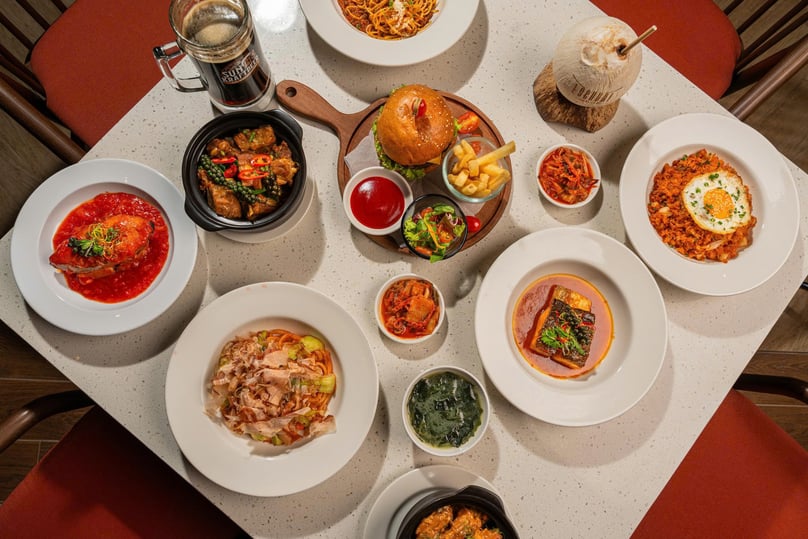 A wide selection of Asian and Western dishes is served at Eschuri Vung Bau Golf.