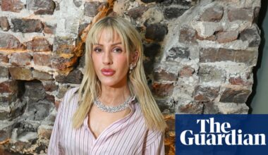 Ellie Goulding admits error over promoting diamonds from controversial Australian mine | Ellie Goulding