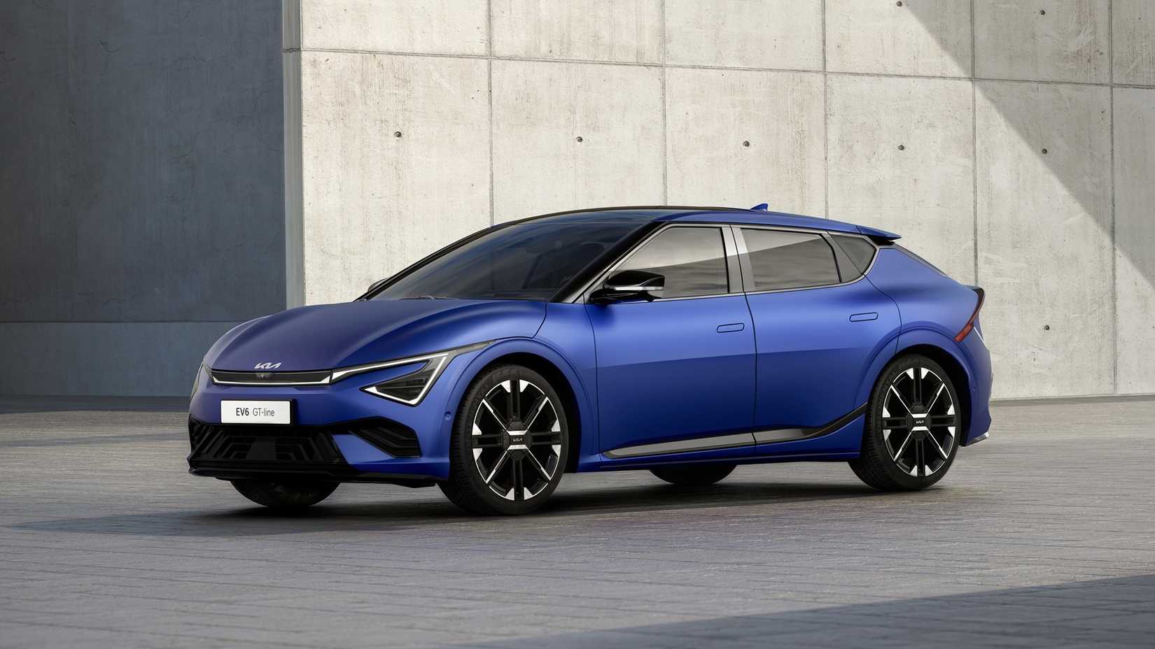 2025 Kia EV6 Blue Front Angle 3/4