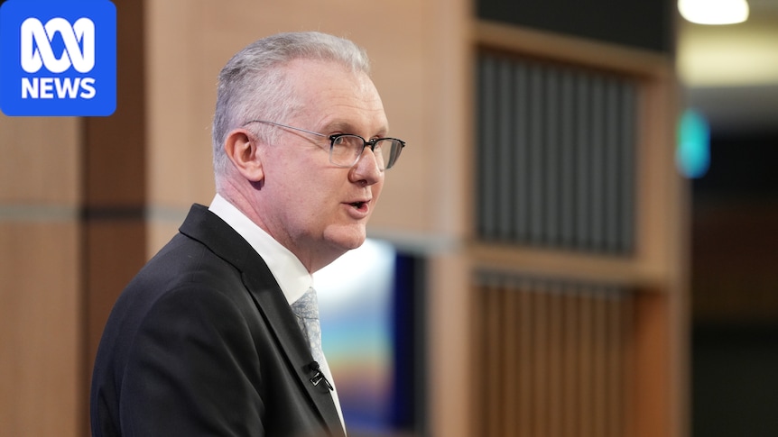Home Affairs 'unlawfully' jailed Australian citizen for 945 days, ombudsman reports