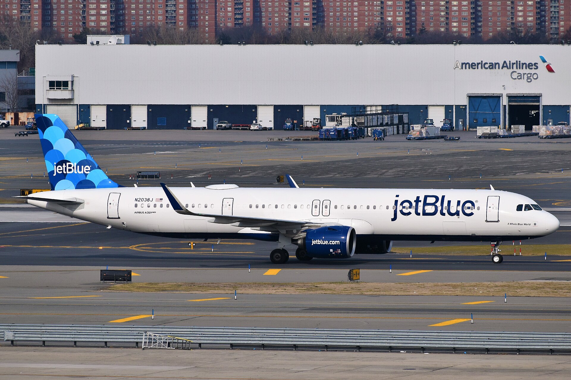 JetBlue Airbus A321neo taxiing at JFK Airport