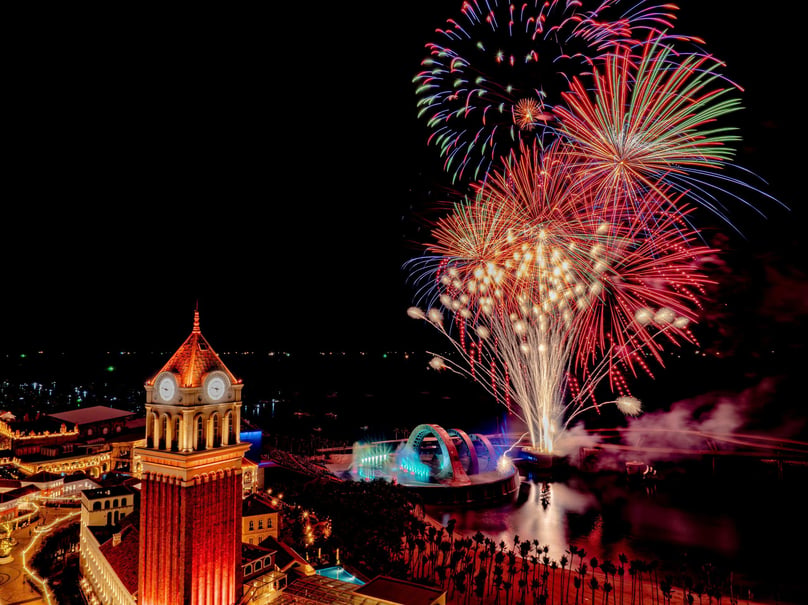 Beyond the golf course, the “19th hole” experience can continue in southern Phu Quoc with seaside dining, live shows and nighttime fireworks.