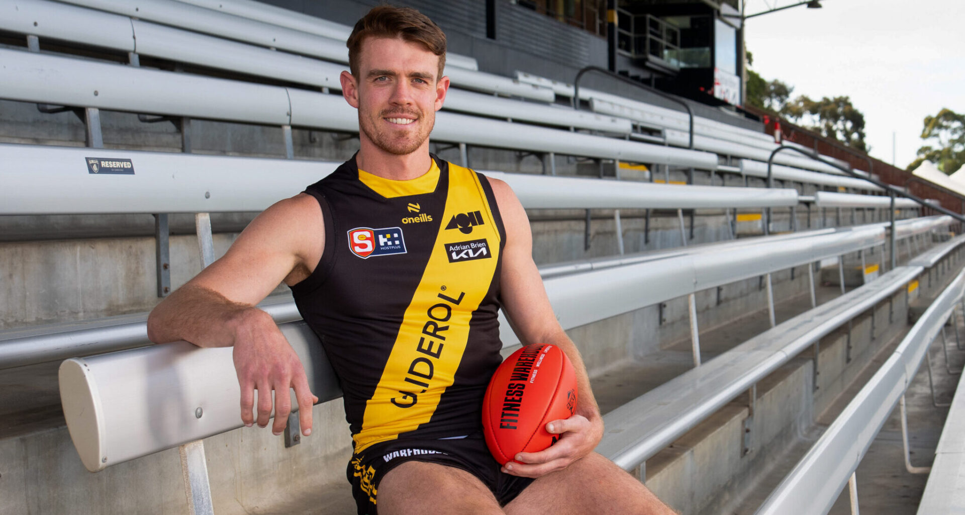 Jez McLennan joins the Tiges