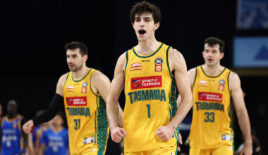 Armstrong stars as JackJumpers prevail in OT