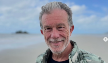 Former ABC newsreader Richard Morecroft dies aged 70