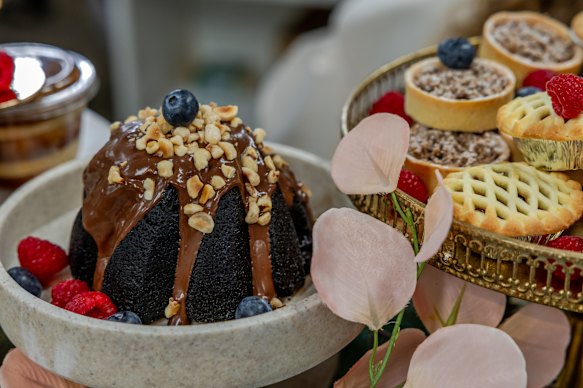 Woolworths has invited influencers to sample its 2026 range of Christmas puddings and pies.