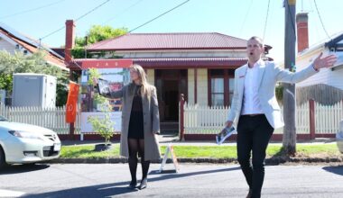 Seddon property auction: Unlivable heritage house sells for $1.01 million, smashing reserve by $200,000