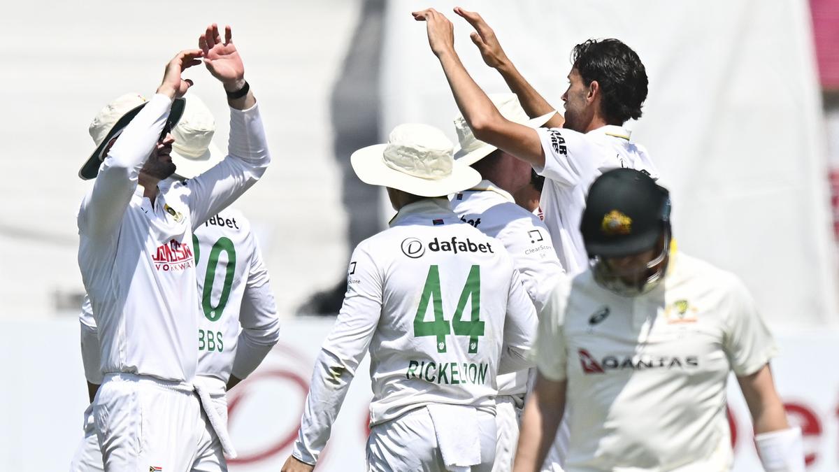 Live cricket scores: South Africa host Australia in first Test since 2018 sandpaper saga