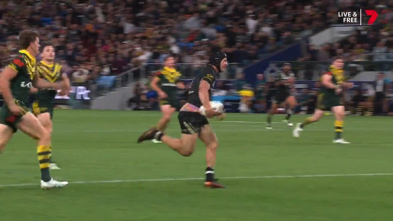 Pants down Ponga puts New Zealand ahead